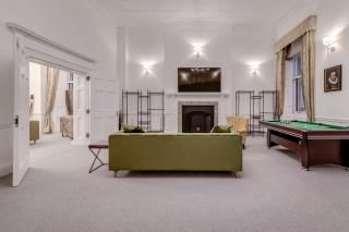 Luxury London 3 Bedroom Duplex with Pool Table - 4HS - 4