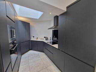 Modern Detached 3 bedroom home with off-road parking & bike store - Abercanaid - 9