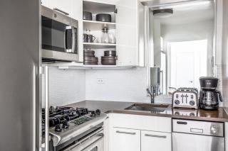 UES 1br w doorman elevator gym nr park NYC-565 - 4