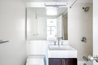 UES 1br w doorman elevator gym nr park NYC-565 - New York - 1