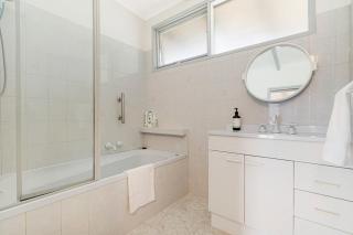 Rockpool House Short stroll to St Andrews Beach - 1