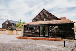 Creeksea Place Barns - Burnham-on-Crouch - 8