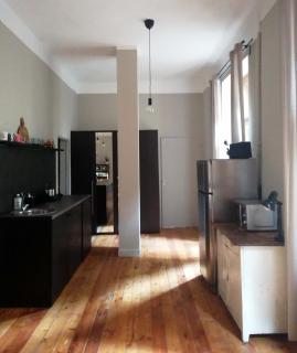 Spacious 75sqm Art Nouveau district gem - 3