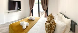Luxury Stay at Mackenzie Beach with Private Parking and Balcony - Larnaca - 9