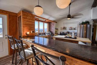 The Hilltop Haven w Hot Tub and The Best Views - Leadville - 1