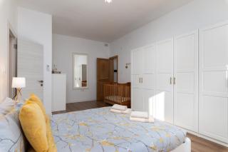 Family-Friendly Spacious Townhouse with Garden - Close to Airport - Gudja - 3