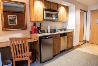 Studio 115 Perfect Location with Pool and Hot Tub - 7