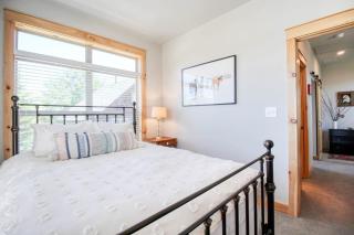 Modern 3bd cabin in Edgewater - 9