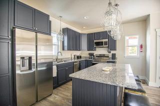Brand New 4bd Modern Home in Leadville - 2