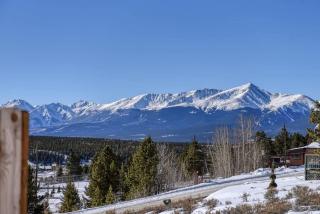 The Hilltop Haven 2bd Suite and Pet Friendly - 3