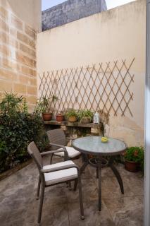 Family-Friendly Spacious Townhouse with Garden - Close to Airport - 5