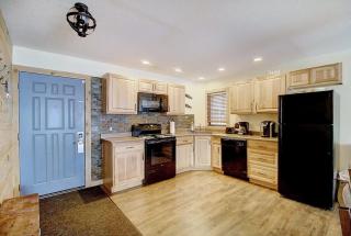 New Listing - Slopeside condo with Private Hot Tub - 3