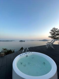 2 BR Villa with Breathtaking Ocean View for 10 Ppl - Kure - 8