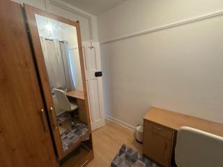 Queenel Room - Eltham - 0