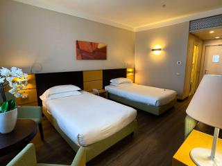Best Western Plus Hotel Le Favaglie - Cornaredo - 9