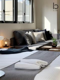 bHOTEL Nekoyard - Bright Loft Studio 5 Min Walk to Peace Park & City Center - Hiroshima - 1