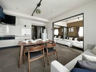 bHOTEL Nagomi - Large 2BR Apt City Center for 10 Ppl - Ōsukachō - 9