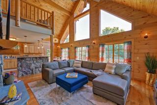 Berkshire Vacation Rentals: Great Barrington Cabin Sleeps 14 Walk To Town - Great Barrington - 0