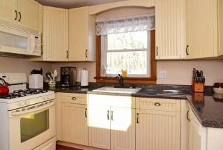 Berkshire Vacation Rentals: Peaceful Post and Beam Loft Sleeps 9 - New Marlborough - 4