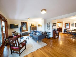 Berkshire Vacation Rentals: Centrally Located Historical Home - Lee - 7