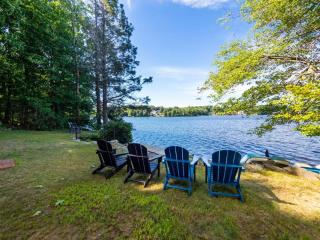 Berkshire Vacation Rentals: Leicester Lake Front Home Come Relax - 9