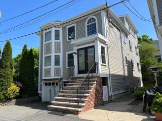 Swampscott Retreat Four Bedrooms Come Unwind - Swampscott - 0