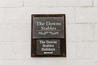 The Downs Stables Glamping Pod Theos Charm - Findon - 9