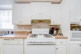 3 bed 2 bath with office room-with futon bed on Weiss Lake - with community ramp & dock - Centre - 1