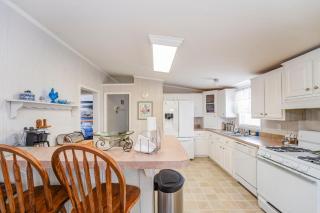 3 bed 2 bath with office room-with futon bed on Weiss Lake - with community ramp & dock - Centre - 5