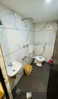 LOWFARE HOTELS - Kozhikode - 5