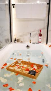 Luxury suites with JACUZZI by Sea&theCity - 3