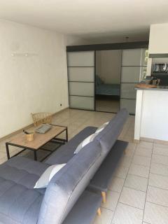 Spacieux 2 chambres, CLIM, parking prive ferme, LOCAL VELOS - 1