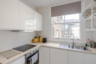 The Oval Abode - London - 3