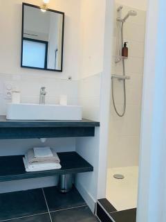 Studio loft - lumineux - télévision - Vannes - 4