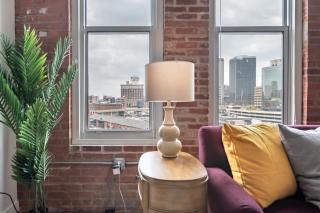 3BR 2BA Luxury Historic Loft With Gym by ENVITAE - Kansas City - 9
