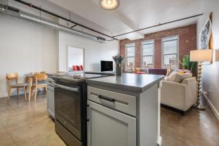 3BR 2BA Luxury Historic Loft With Gym by ENVITAE - Kansas City - 5