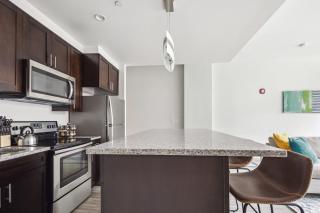 2BR Premium Downtown Suite - Detroit - 3