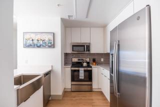 3BR Premium Downtown Apartment with Office & Gym - Charlotte - 1