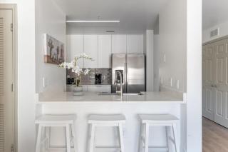 4B 2BA Luxury Central Apartment with Gym - Charlotte - 5