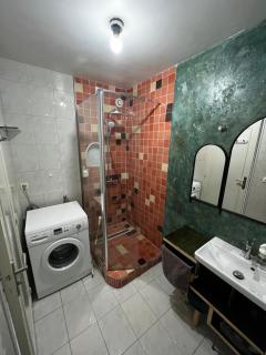 Chambre artistique en colocation entre Disneyland et Paris - Neuilly-sur-Marne - 6