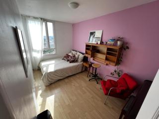 Chambre artistique en colocation entre Disneyland et Paris - Neuilly-sur-Marne - 4