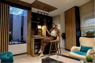Design Apartment PLATINIUM SPA LUX 5 STAR "HAVANA" Completely PRIVATE Wellness & Spa FREE INCLUDED Sauna & Jacuzzi & Salt Wall & Fire place & 3D Ceilings & Business WiFi & NETFLIX & Keyless code entry & FULL SMART APP & SECURE 2 Parking place - 2