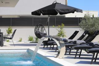 Luxury Villa 033 with heated pool - 2