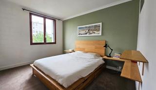 Big & calm familial apartment with balcony, car parking and free wifi - 8