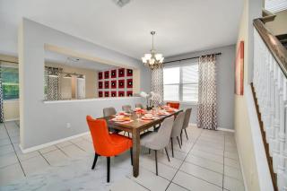 Avenger's, Frozen and Alice in Wonderland Themed Rooms! Private Pool and Modern Decor! - Kissimmee - 1