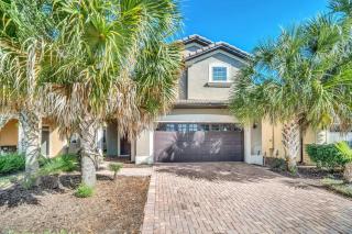 Contemporary Villa close to Clubhouse Star Wars Cars and Disney Princess Rooms Huge Pool Game Room with Theatre - 6