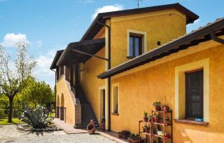 Cozy Apartment In Santa Maria A Monte - Santa Maria a Monte - 2