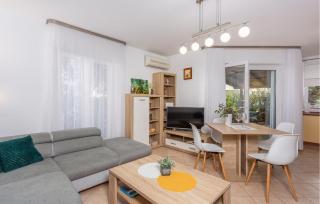Lovely Apartment In Vantacici - Vantačići - 7