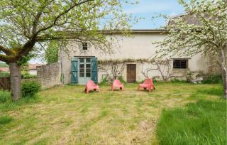 Amazing Home In Dommartin-Le-Saint-Pèr - 0