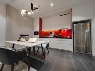 Arcoris Mont Kiara 7# Premium 2-Bedroom with Balcony #1-4 Pax - Kuala Lumpur - 1